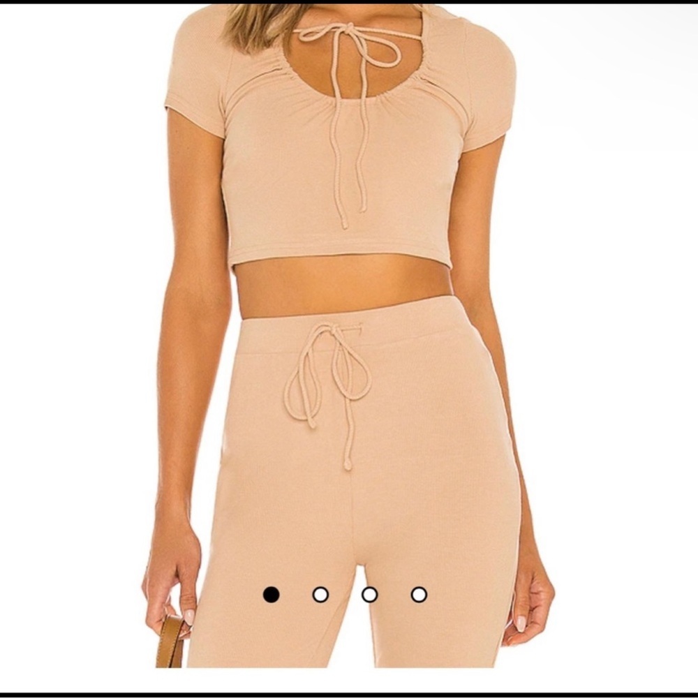Lovers and Friends Vera Beige Crop Tee Size Small